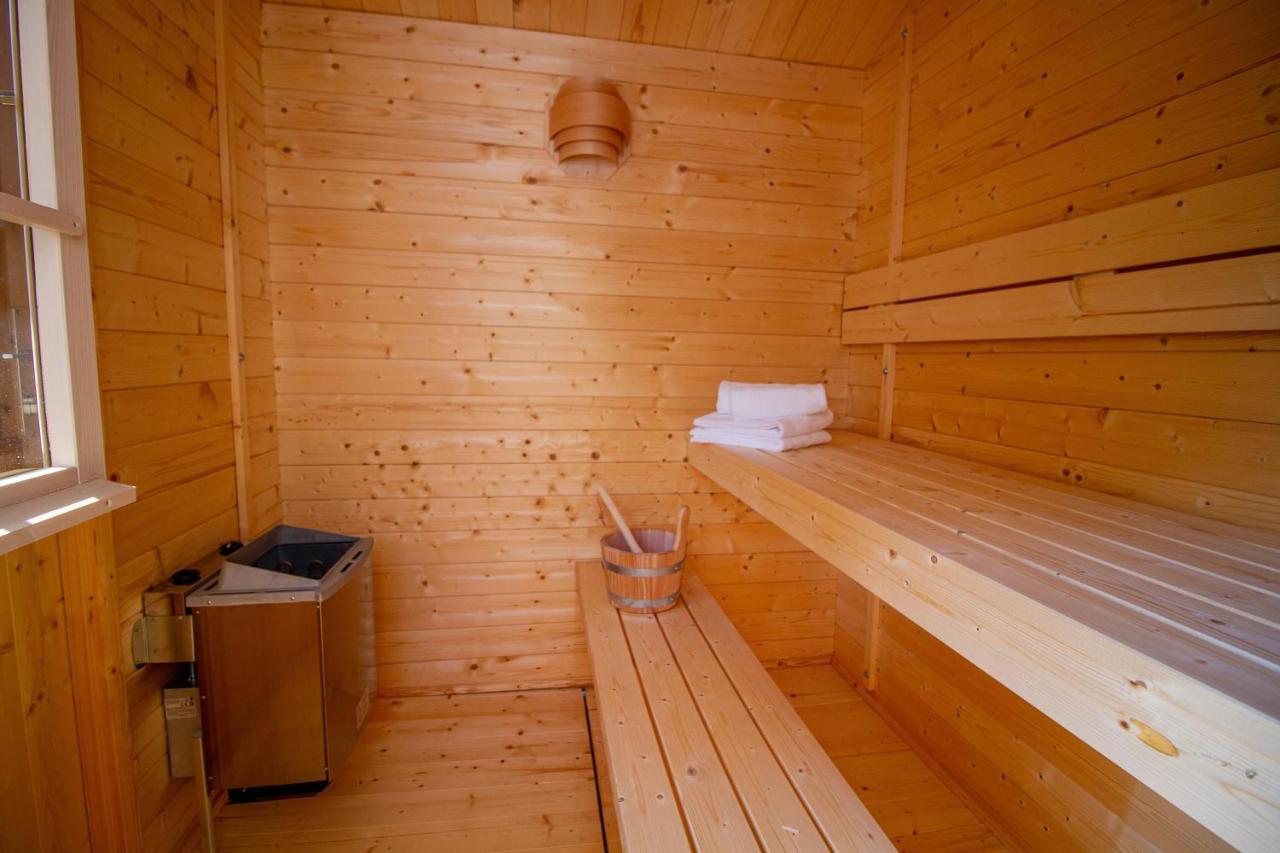 Up Besoeoek - Magnolie Mit Sauna Krummhoern Exterior photo